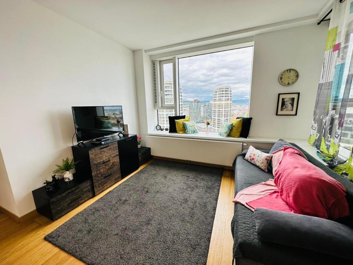 Apartments In Panorama City On 25Th Floor - Amazing View Close To Old Town Bratislava Esterno foto