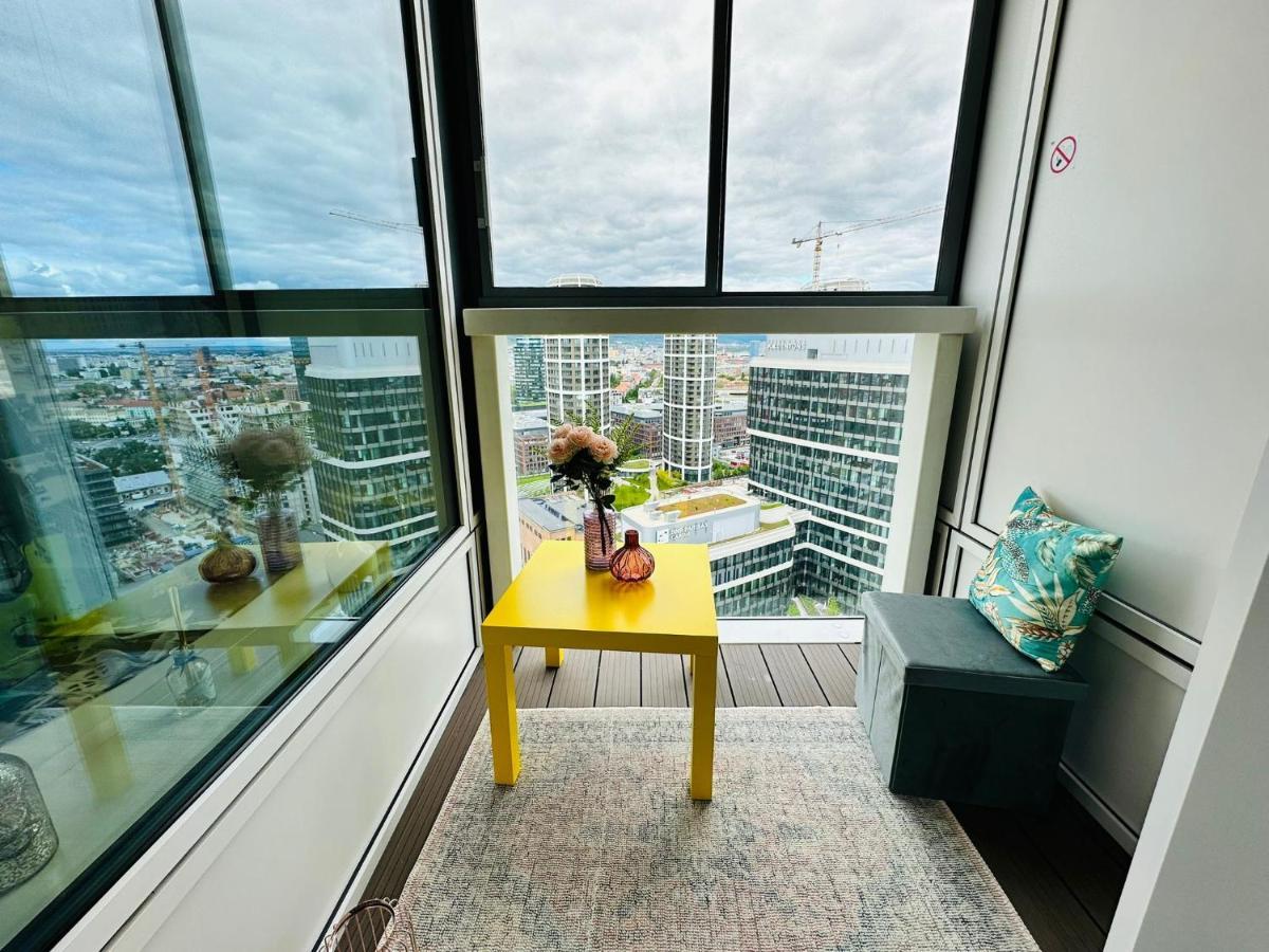 Apartments In Panorama City On 25Th Floor - Amazing View Close To Old Town Bratislava Esterno foto