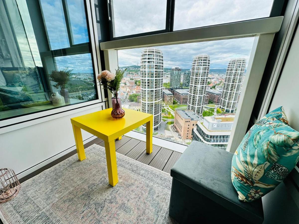 Apartments In Panorama City On 25Th Floor - Amazing View Close To Old Town Bratislava Esterno foto