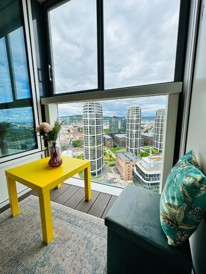 Apartments In Panorama City On 25Th Floor - Amazing View Close To Old Town Bratislava Esterno foto